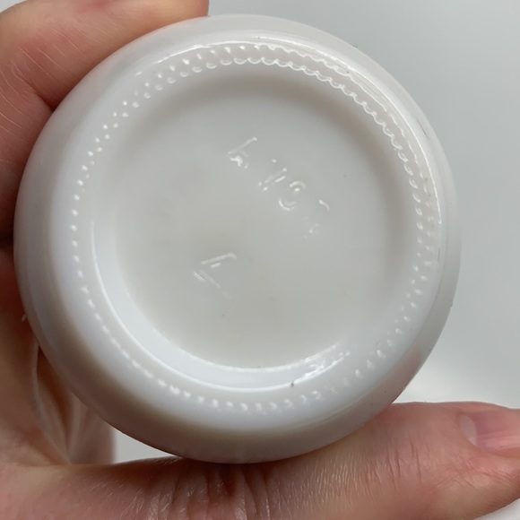 Vintage Avon Daisy Egg Shaped Salt Pepper Shakers - Picture 8 of 8